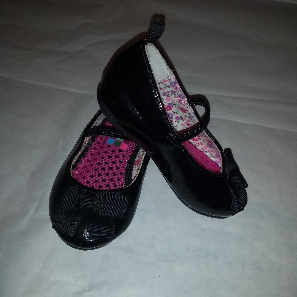 Girls black dress shoes